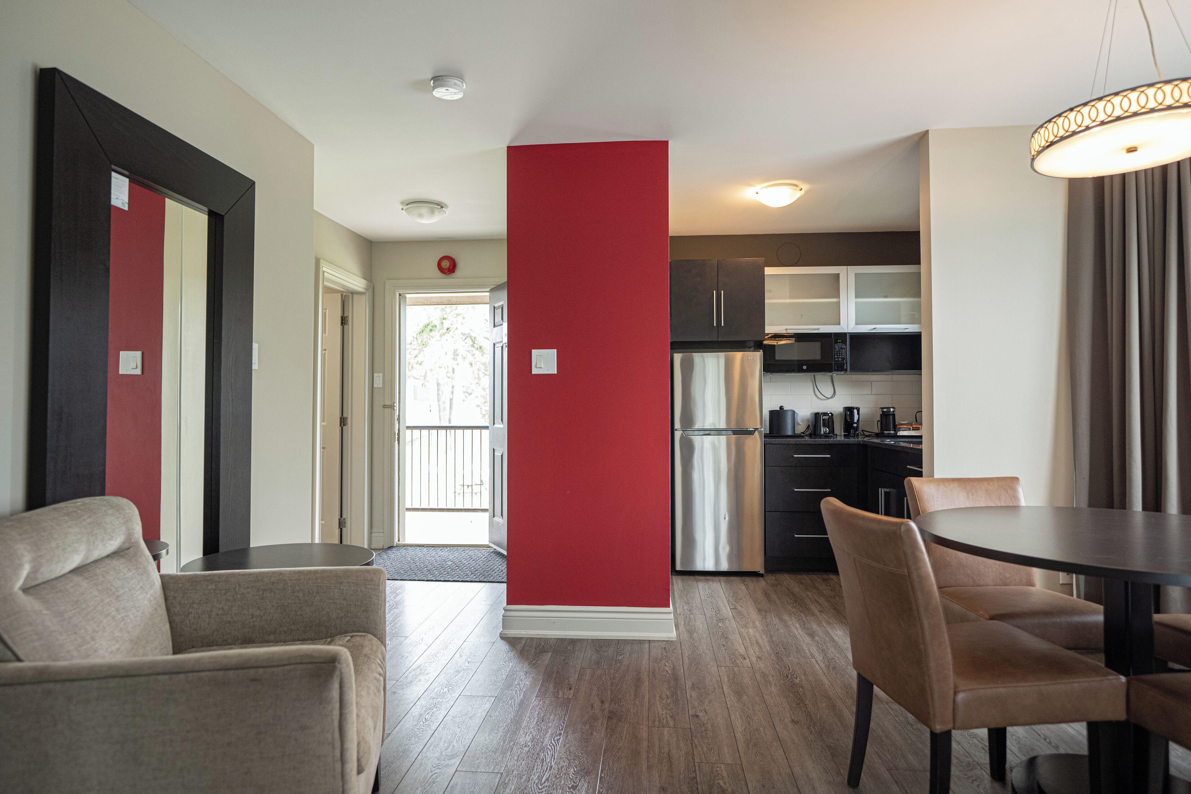 Hotel Ramada By Wyndham On The Rideau 3*