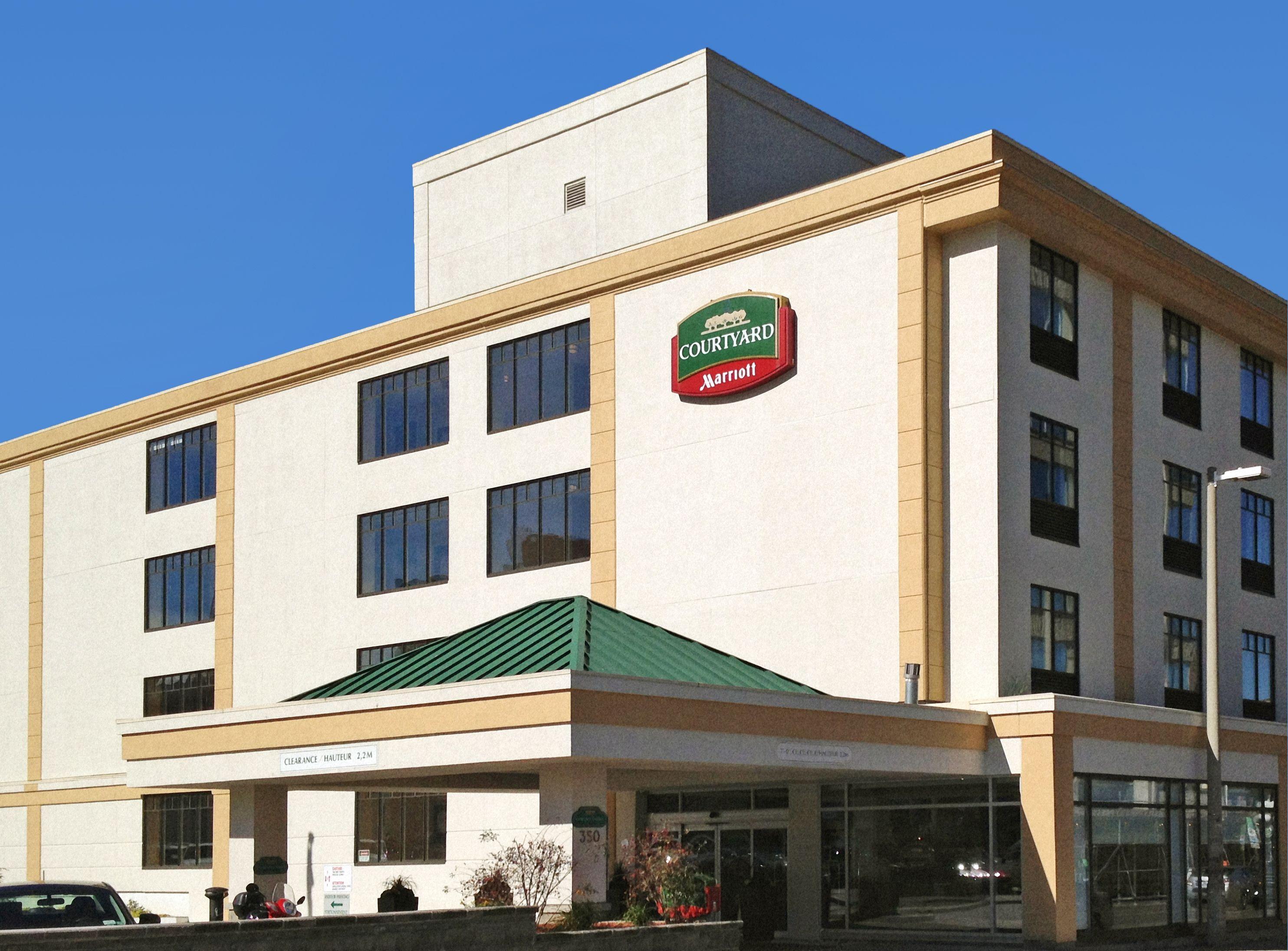 Courtyard By Marriott Downtown