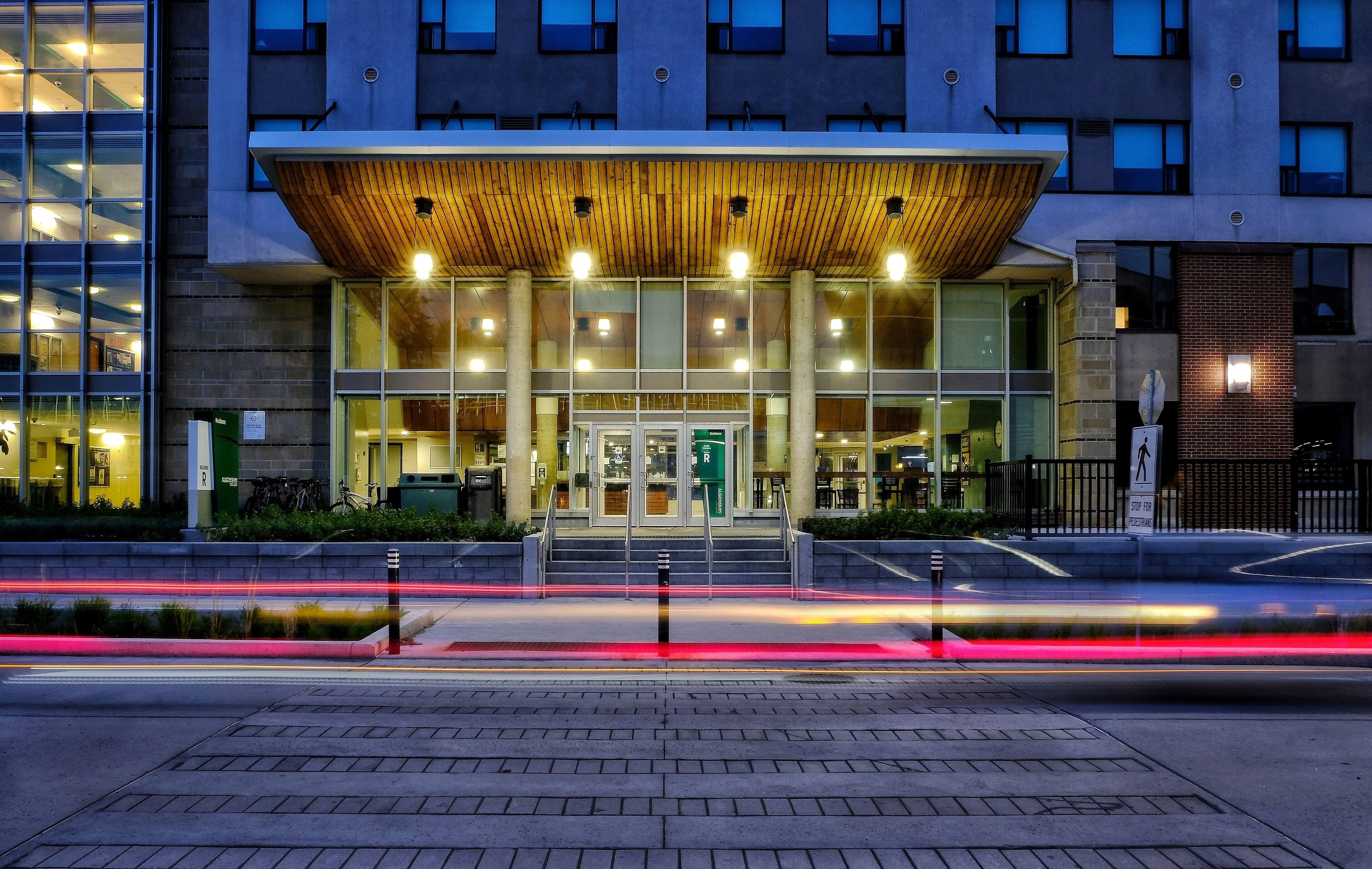 Residence & Conference Centre - Ottawa West Aparthotel
