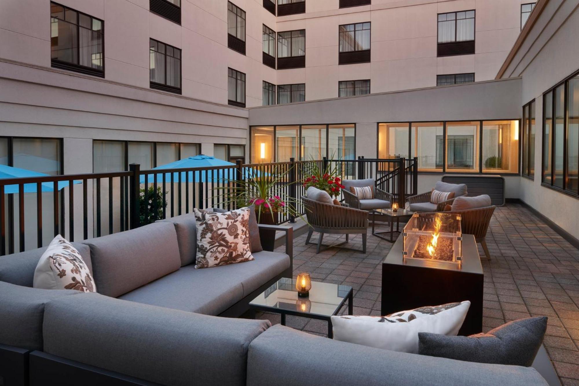 Courtyard By Marriott Downtown Hotel 3*