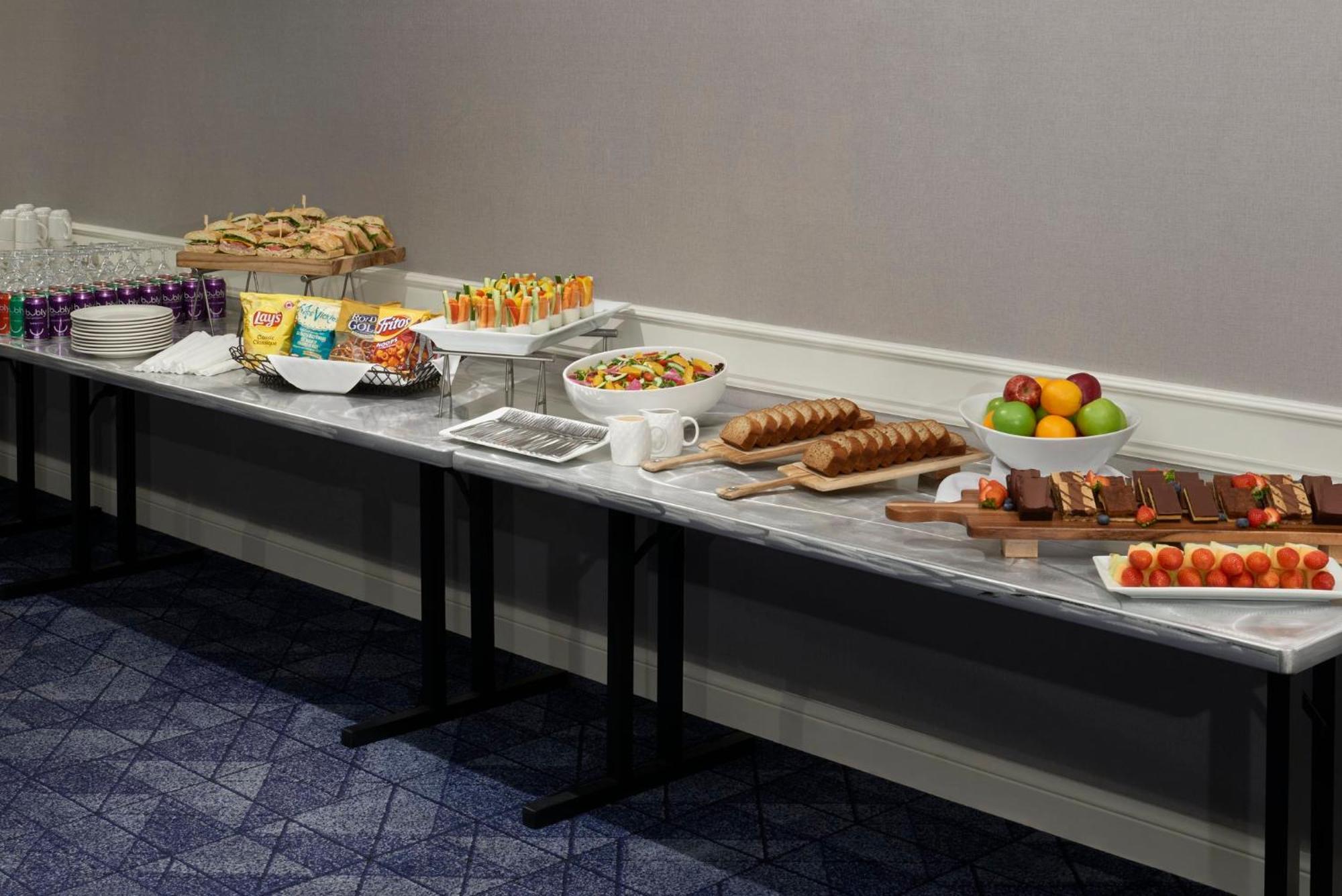 Courtyard By Marriott Downtown Hotel Ottawa