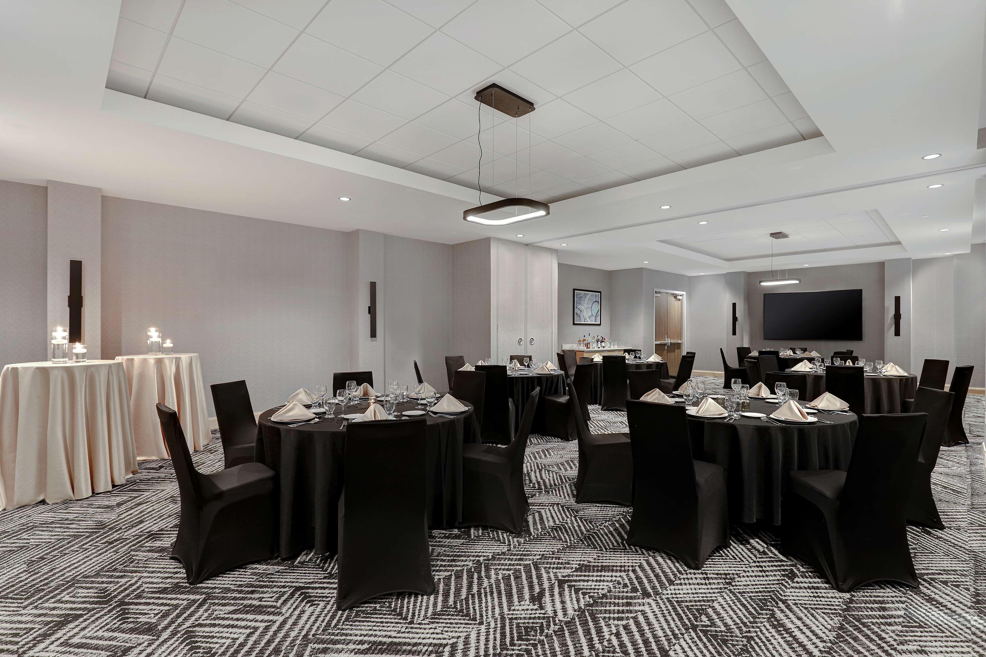 Hyatt Place West 3*