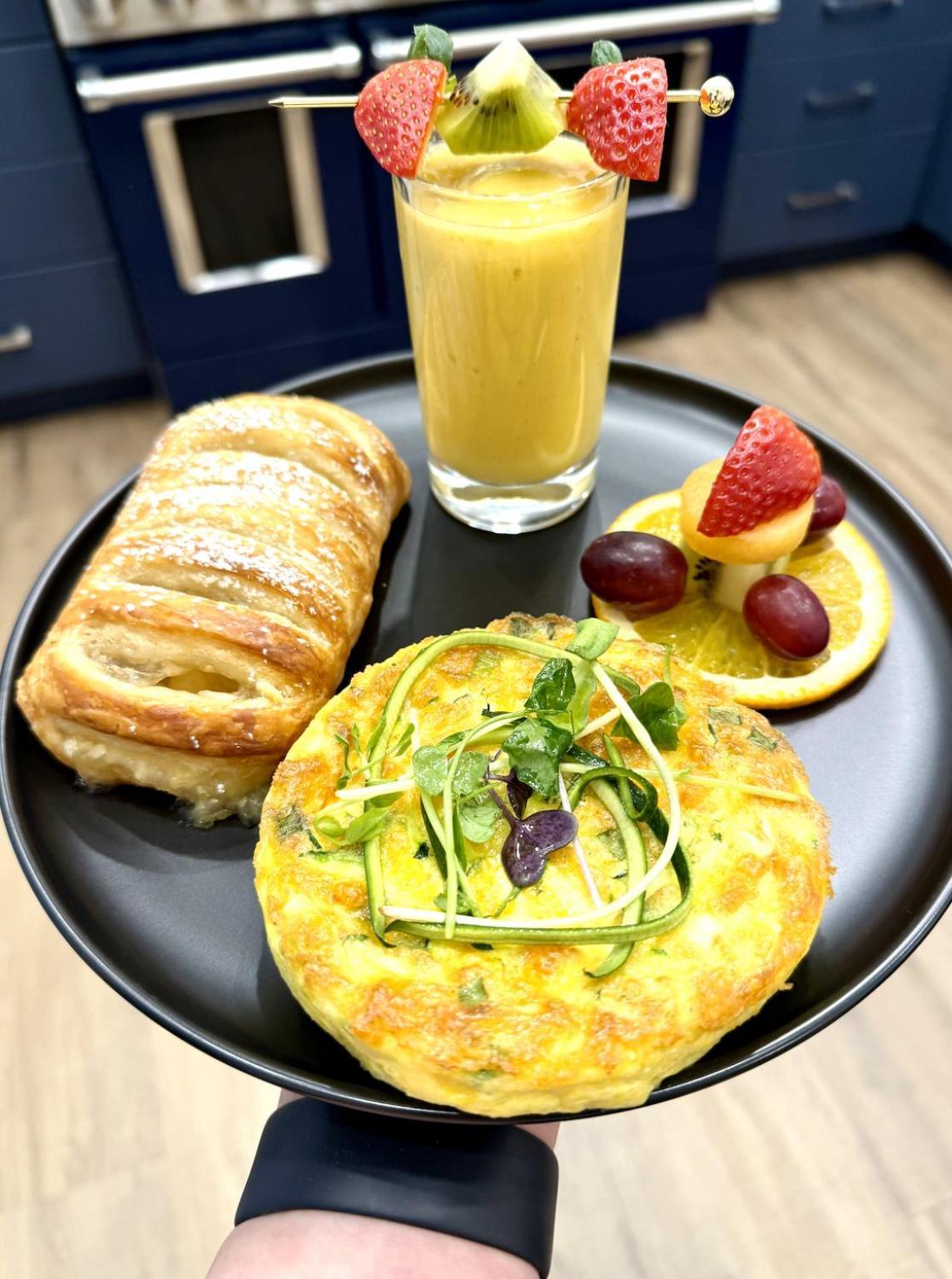 The Century House 4*