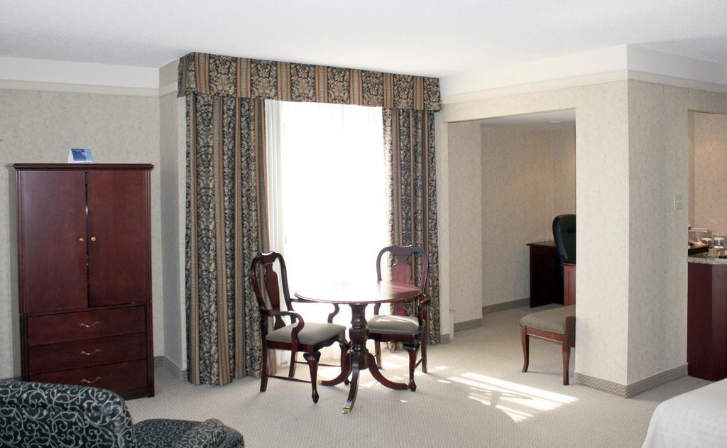 Hotel & Ottawa-downtown 3*