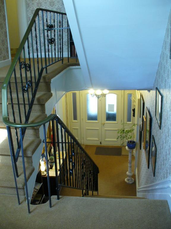Albert House 3*