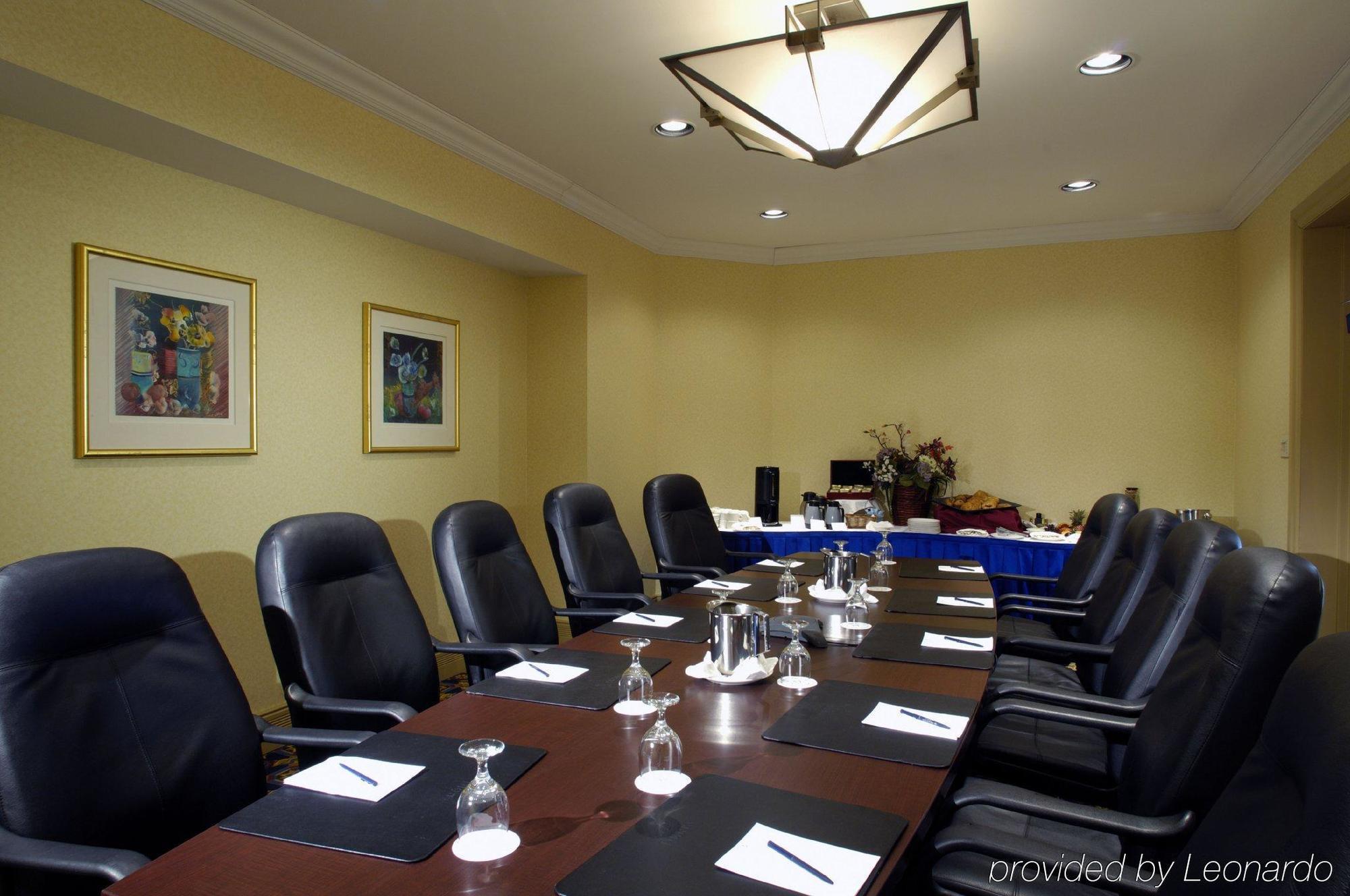 Hilton Garden Downtown Ottawa