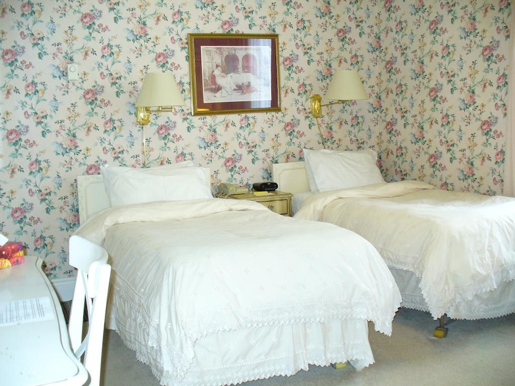Bed & Breakfast Albert House Ottawa