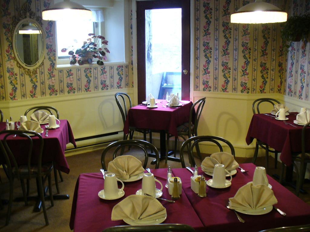 Bed & Breakfast Albert House Ottawa