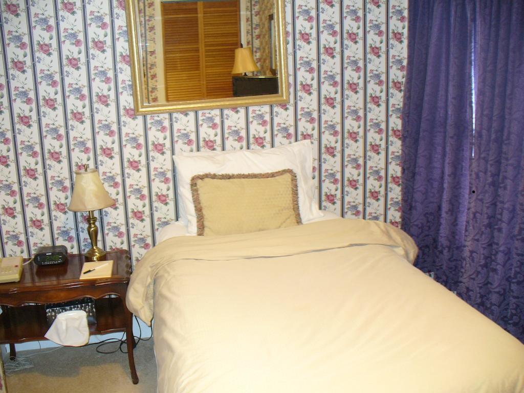 Bed & Breakfast Albert House Ottawa