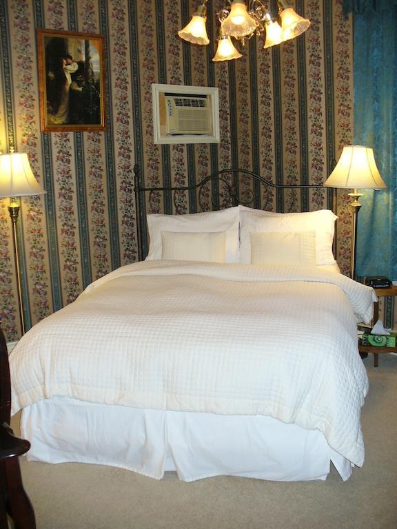Bed & Breakfast Albert House Ottawa