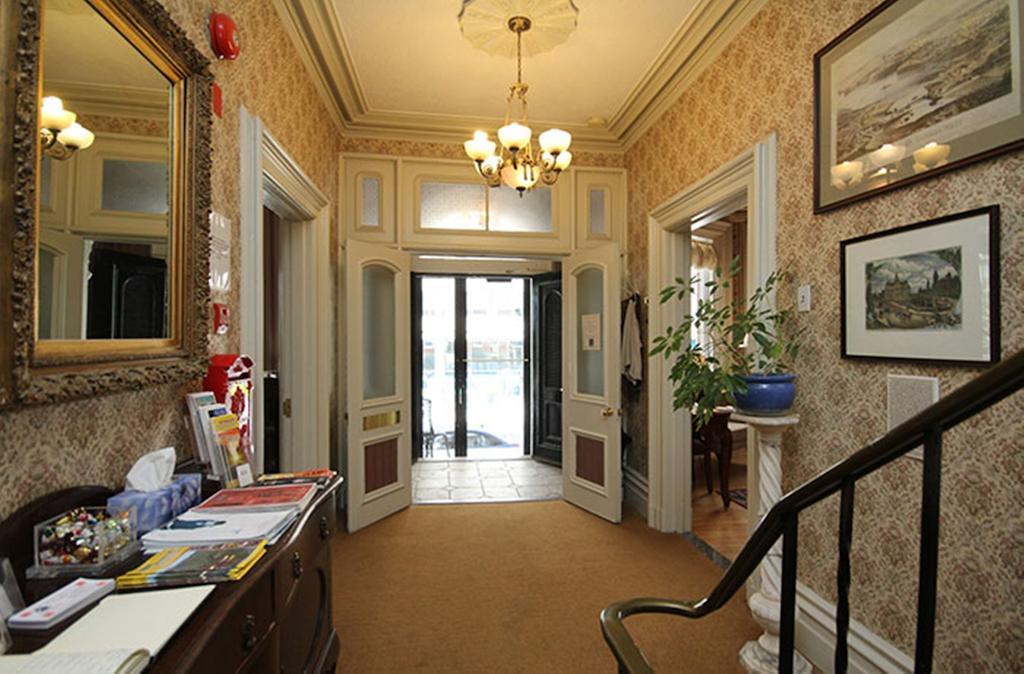 Bed & Breakfast Albert House