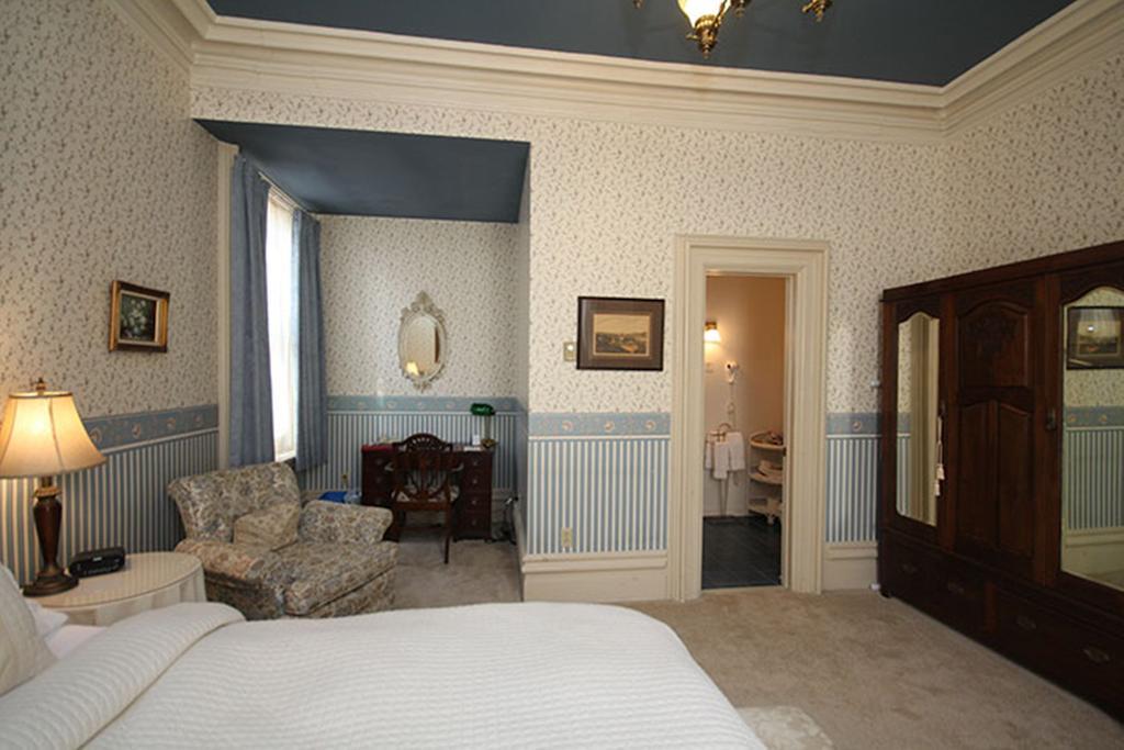 Bed & Breakfast Albert House Ottawa
