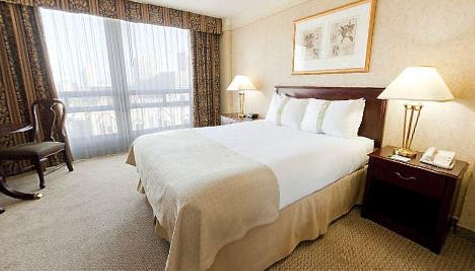 Hotel & Ottawa-downtown