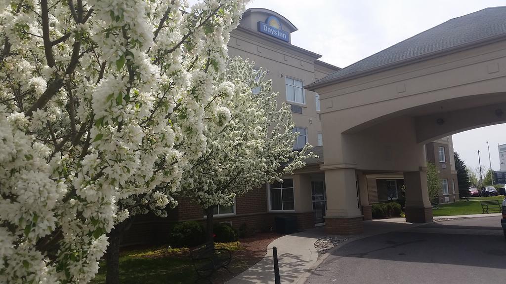 Hotel Days By Wyndham Airport