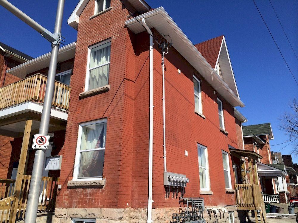 Bed & Breakfast A Voyageur's 3*