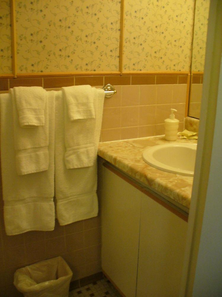 Albert House 3*