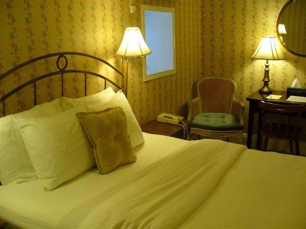 Albert House Bed & Breakfast Ottawa