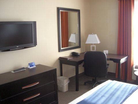 Hotel Express & West - Nepean By Ihg