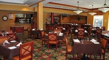 Hotel Hampton By Hilton Airport