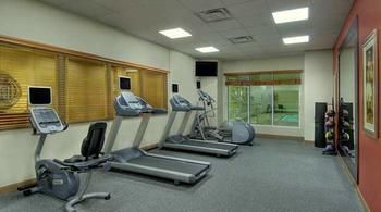 Hotel Hampton By Hilton Airport 3*