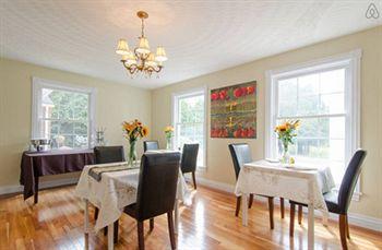 Windsong Manor Bed & Breakfast Guest house Ottawa