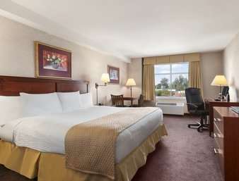 Days By Wyndham Airport Hotel