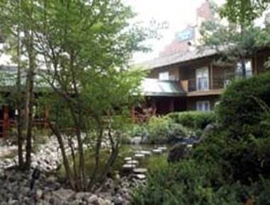 Travelodge By Wyndham West Hotel Ottawa