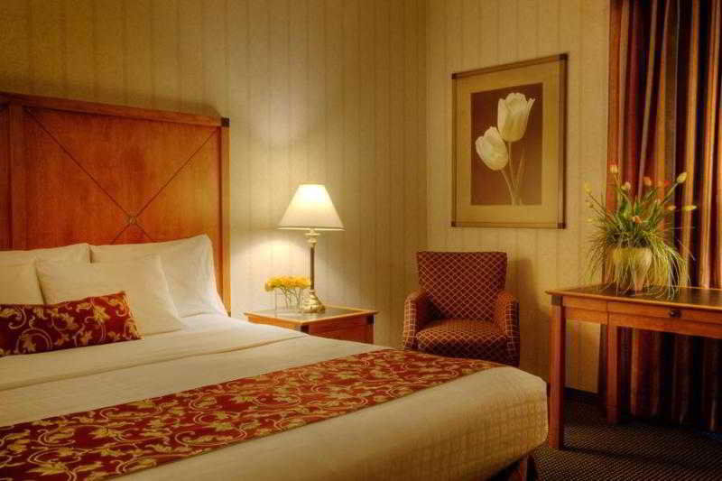Lord Elgin Hotel 4*