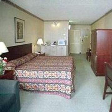 Travelodge By Wyndham West