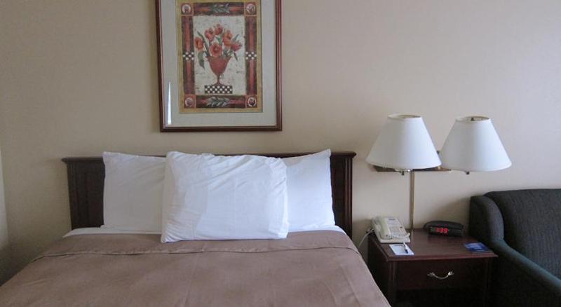 Hotel Travelodge By Wyndham West 3*