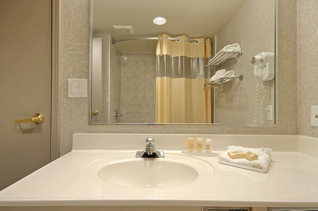 Hotel Days By Wyndham Airport 3*