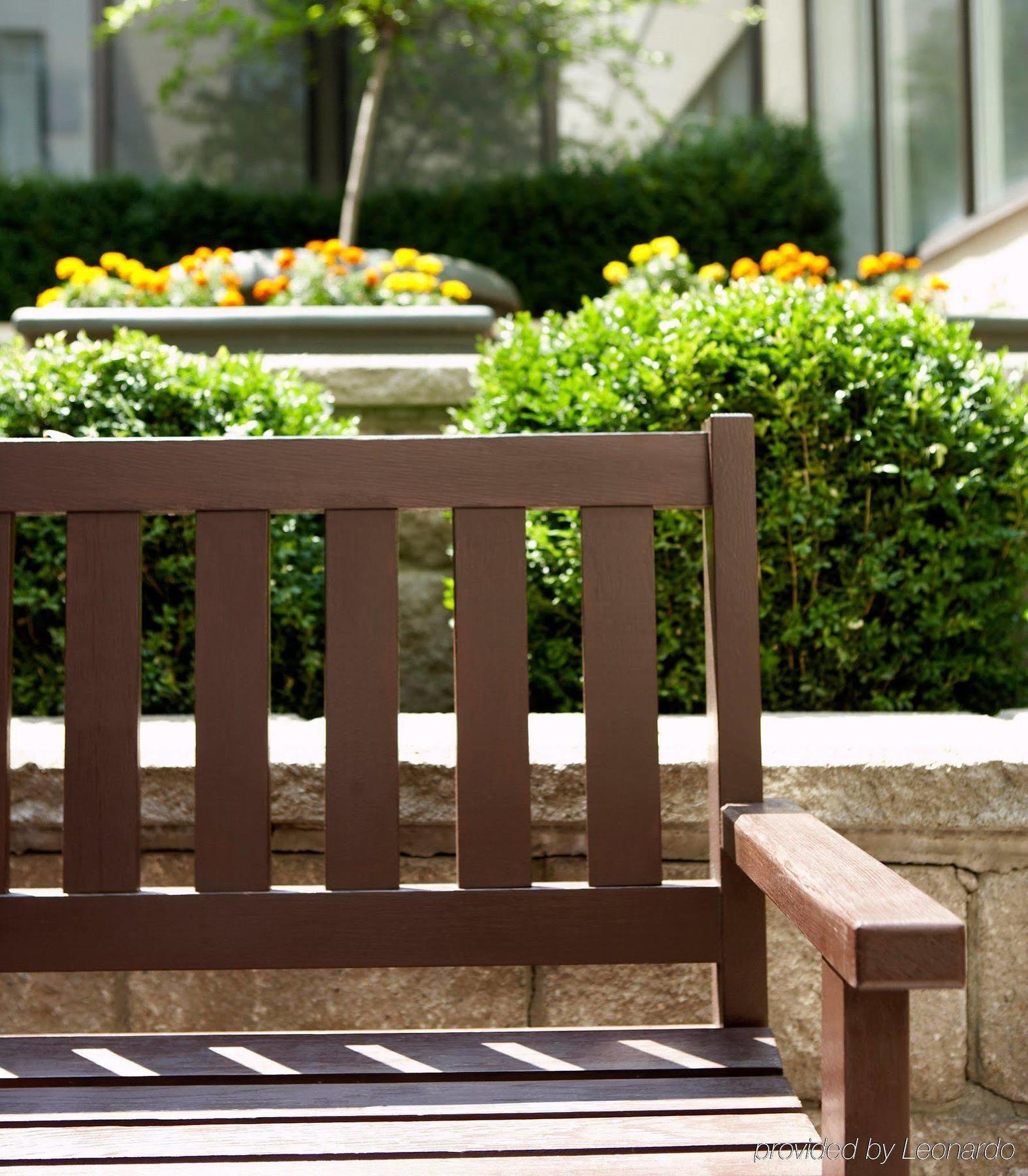 Courtyard By Marriott Downtown 3*