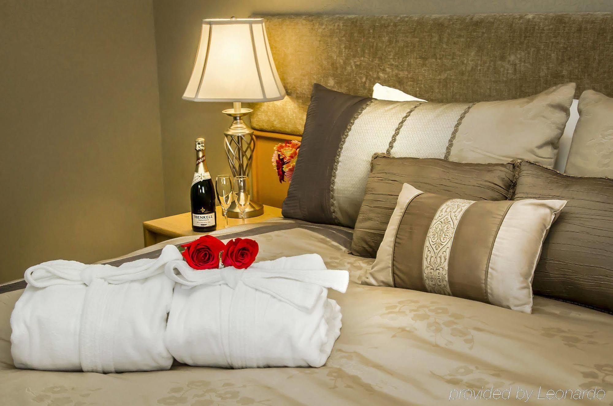 Cartier Place Hotel 3*