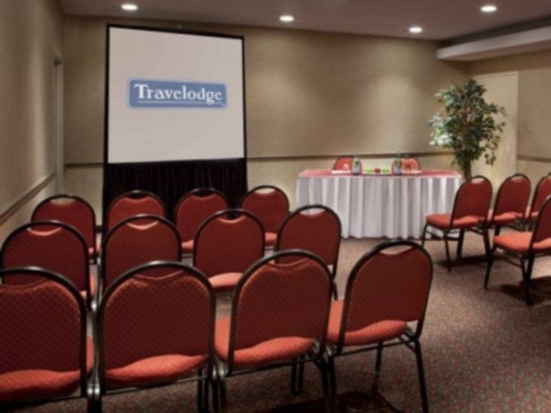 Travelodge By Wyndham West Hotel Ottawa