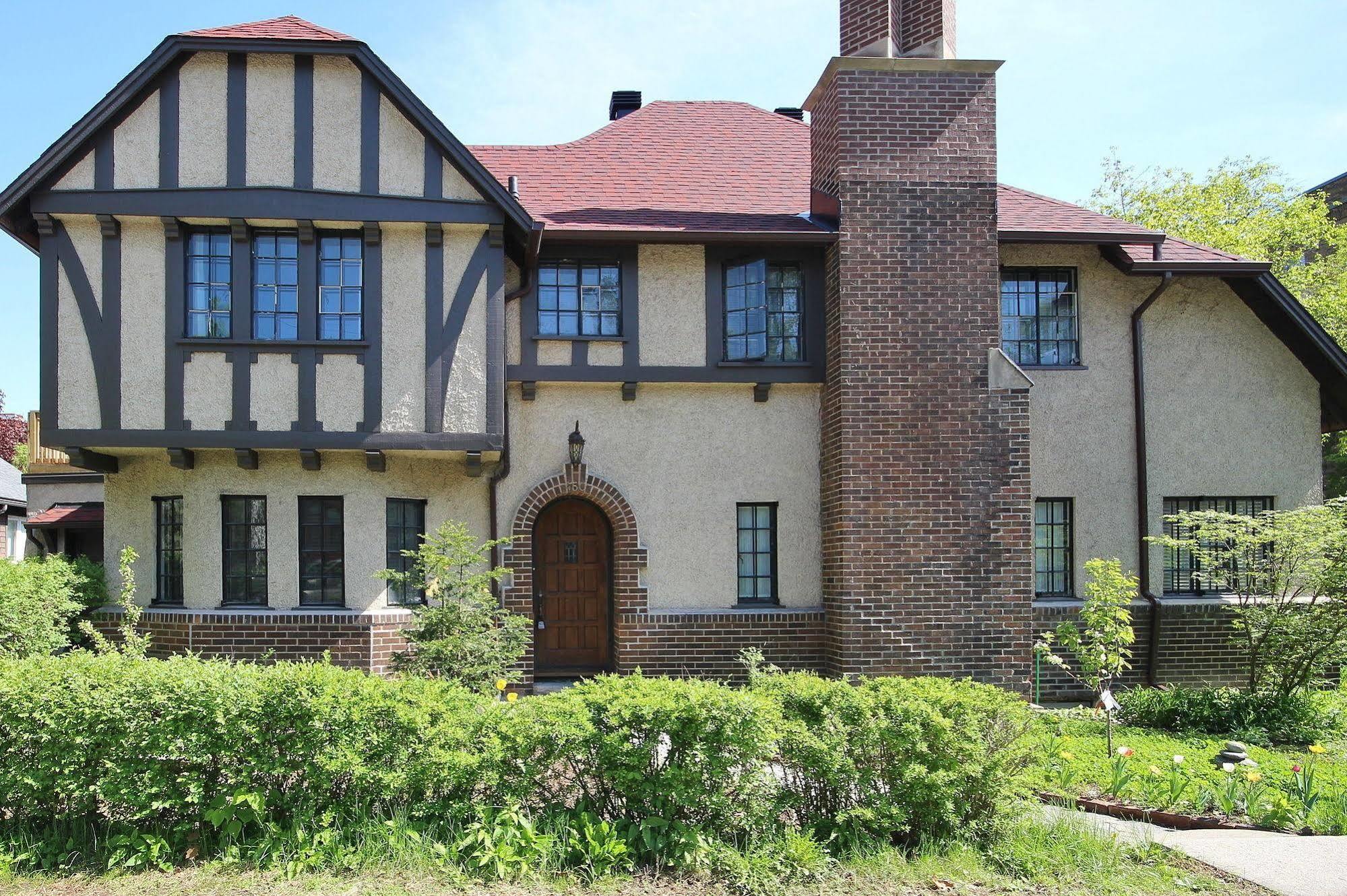 Ambassador Bed & Breakfast