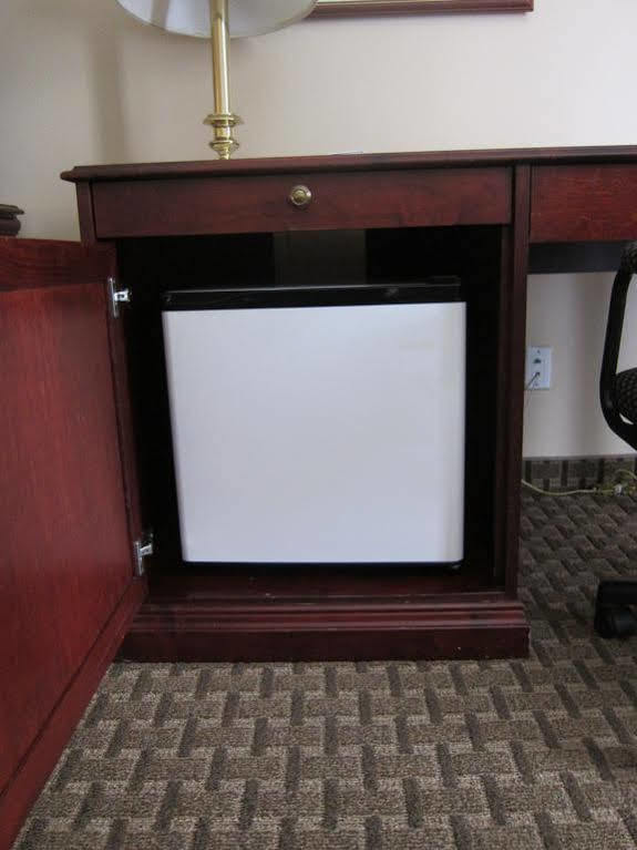 Travelodge By Wyndham West Hotel Ottawa