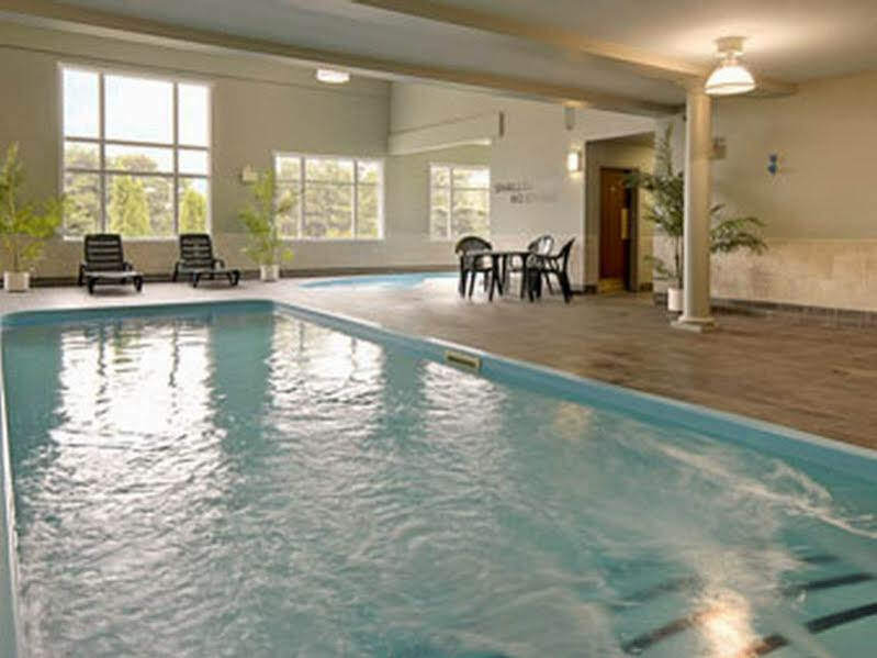 Days By Wyndham Airport Hotel