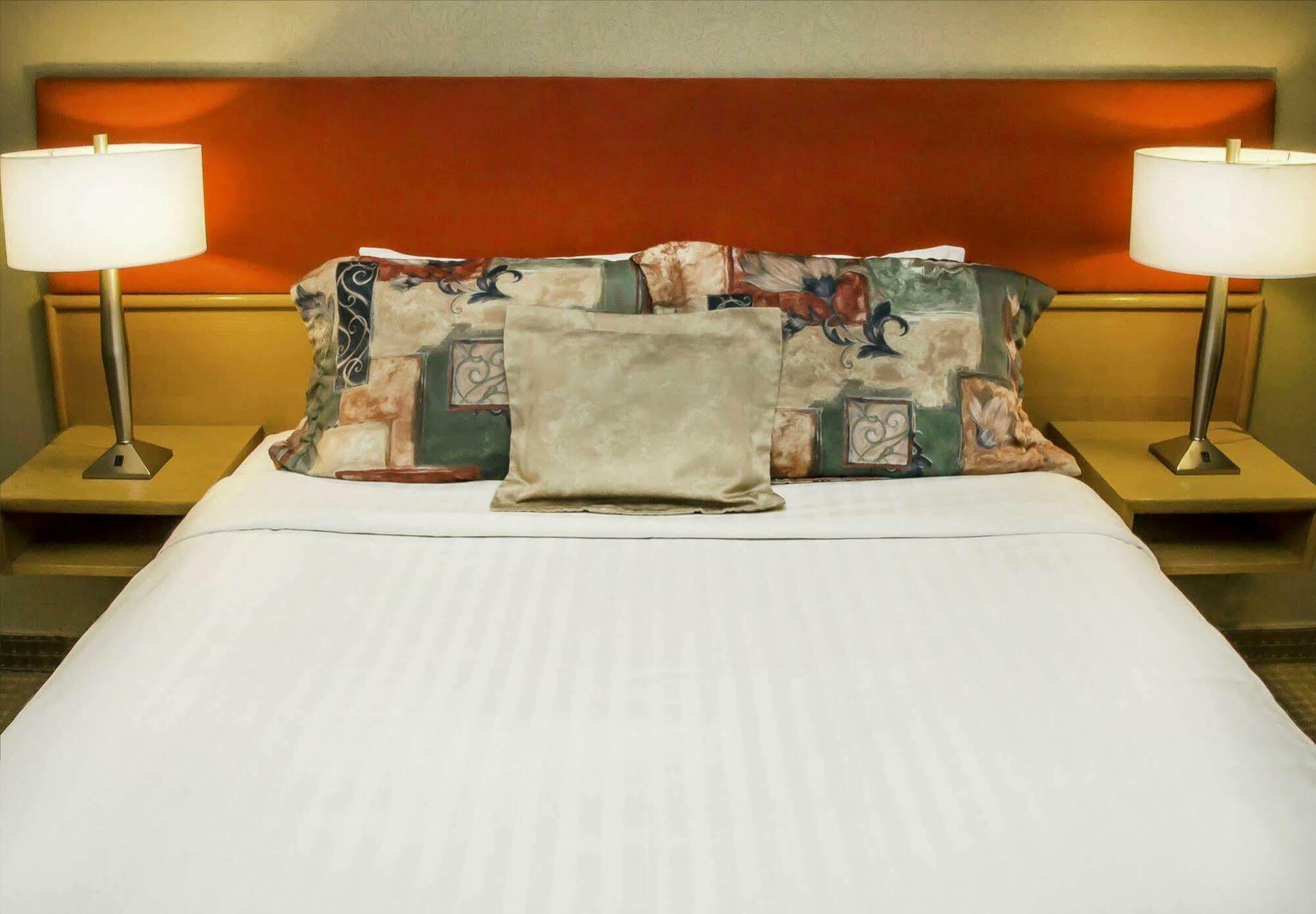 Hotel Cartier Place Ottawa