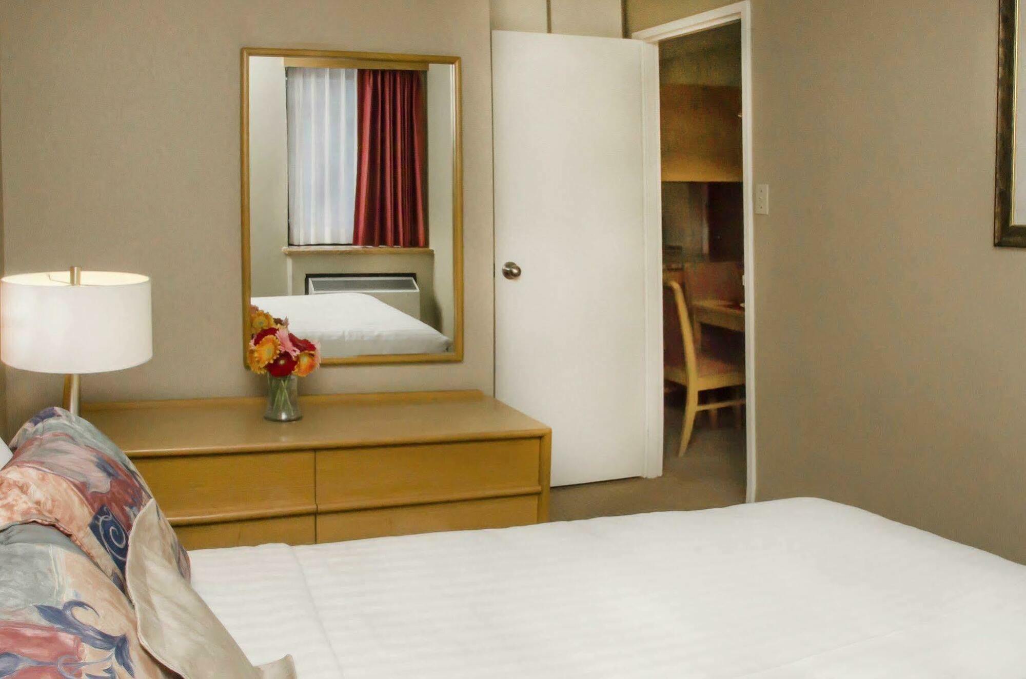 Cartier Place Hotel