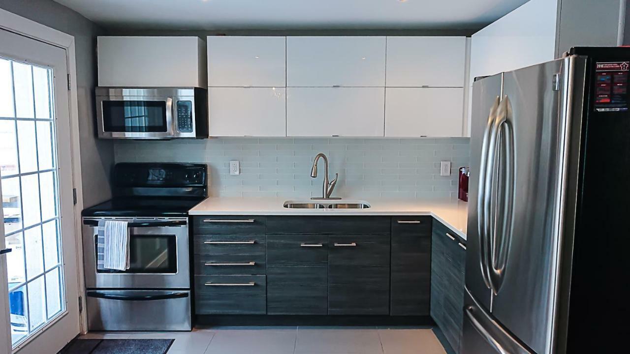 Holiday home Spacious 3 Bdrm Near Downtown *