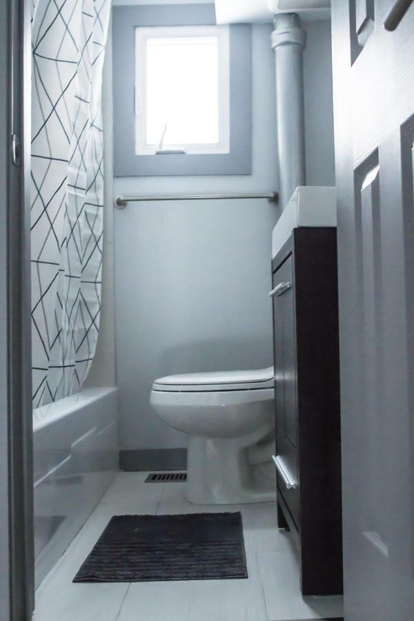 Cozy Two Bedroom Home-free Parking *