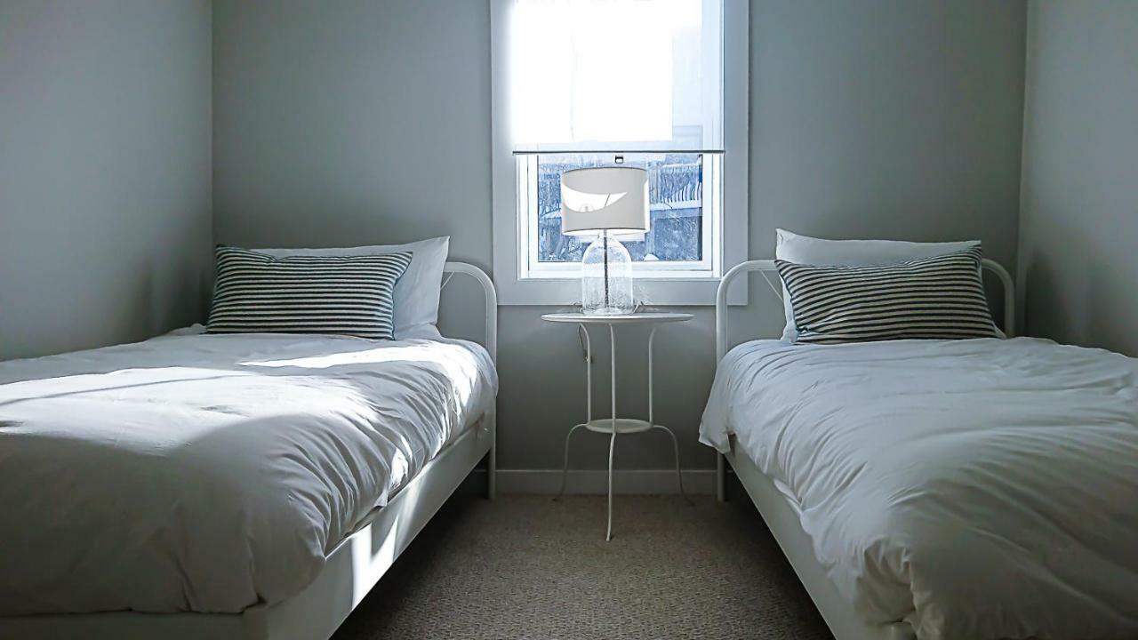 Spacious 3 Bdrm Near Downtown Holiday home *