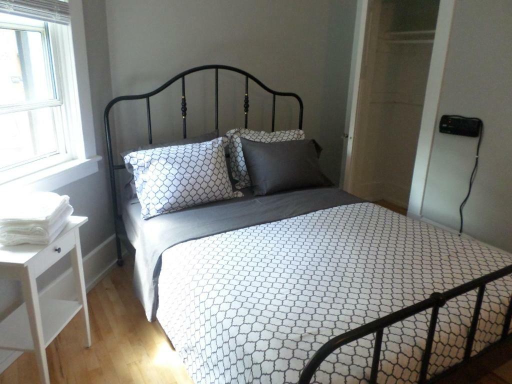 Beautiful, Clean, Quiet 2 Br-in Downtown Ottawa. Parking, Wifi And Netflix Included *