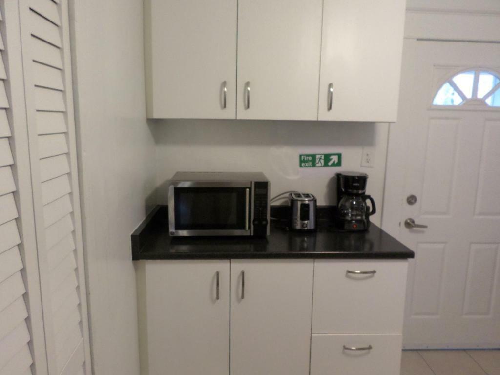 Apartment Beautiful, Clean, Quiet 2 Br-in Downtown Ottawa. Parking, Wifi And Netflix Included