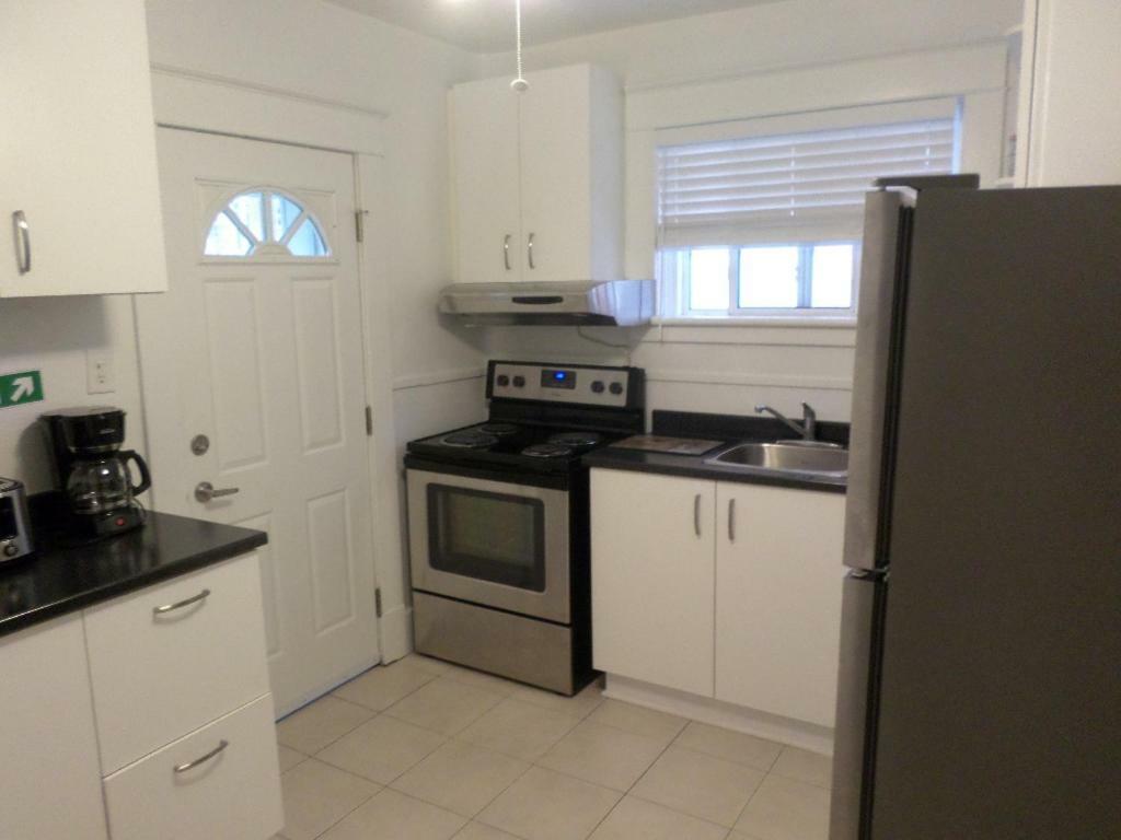 Beautiful, Clean, Quiet 2 Br-in Downtown Ottawa. Parking, Wifi And Netflix Included * Ottawa
