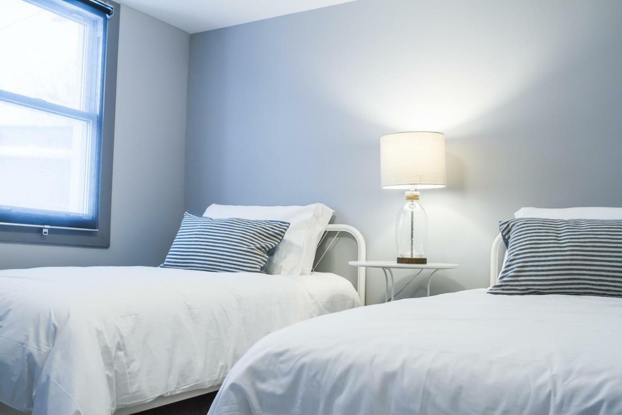 Cozy Two Bedroom Home-free Parking Ottawa