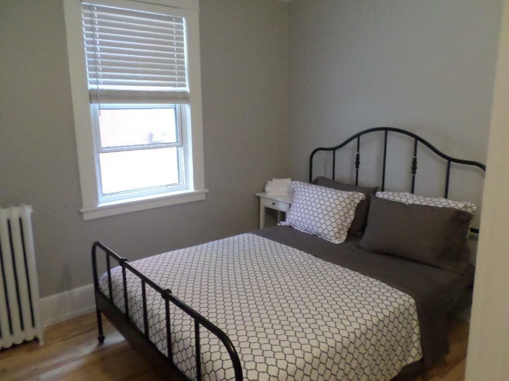 Beautiful, Clean, Quiet 2 Br-in Downtown Ottawa. Parking, Wifi And Netflix Included *