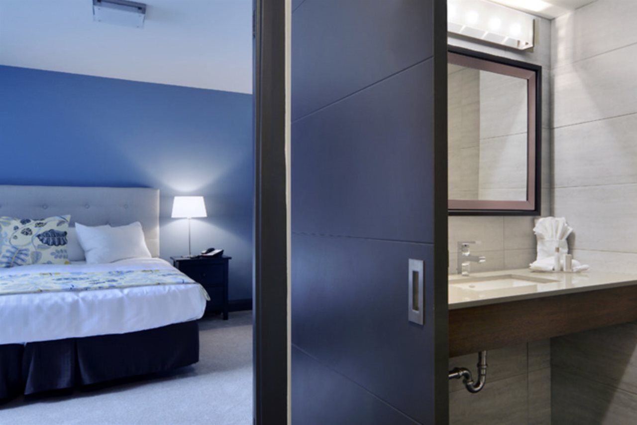 Hotel Embassy &