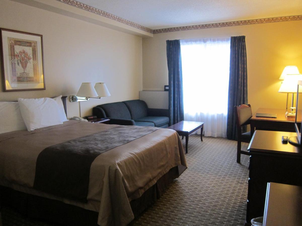 Travelodge By Wyndham West Hotel 3*