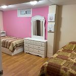 A Bed Of 2 Beds Cute Room For Females Only - Pour Les Femmes Seulement